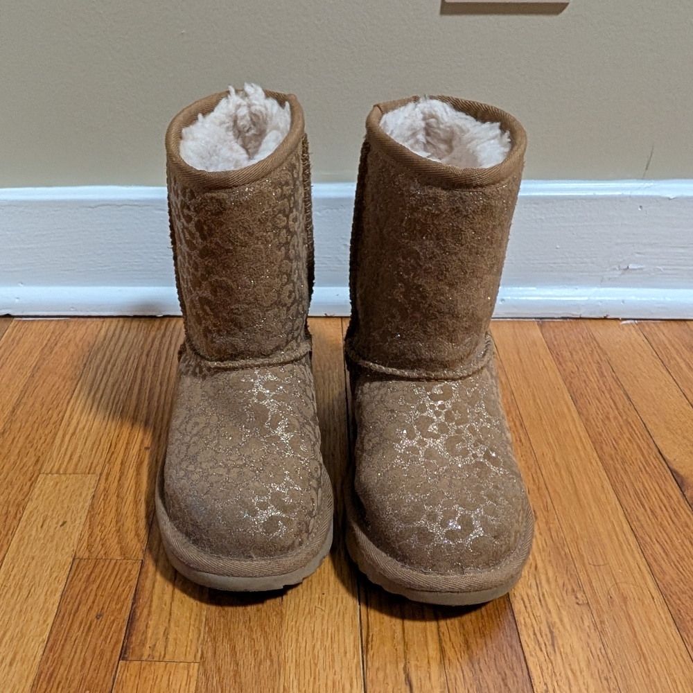 Girls Leopard Classic Short UGG